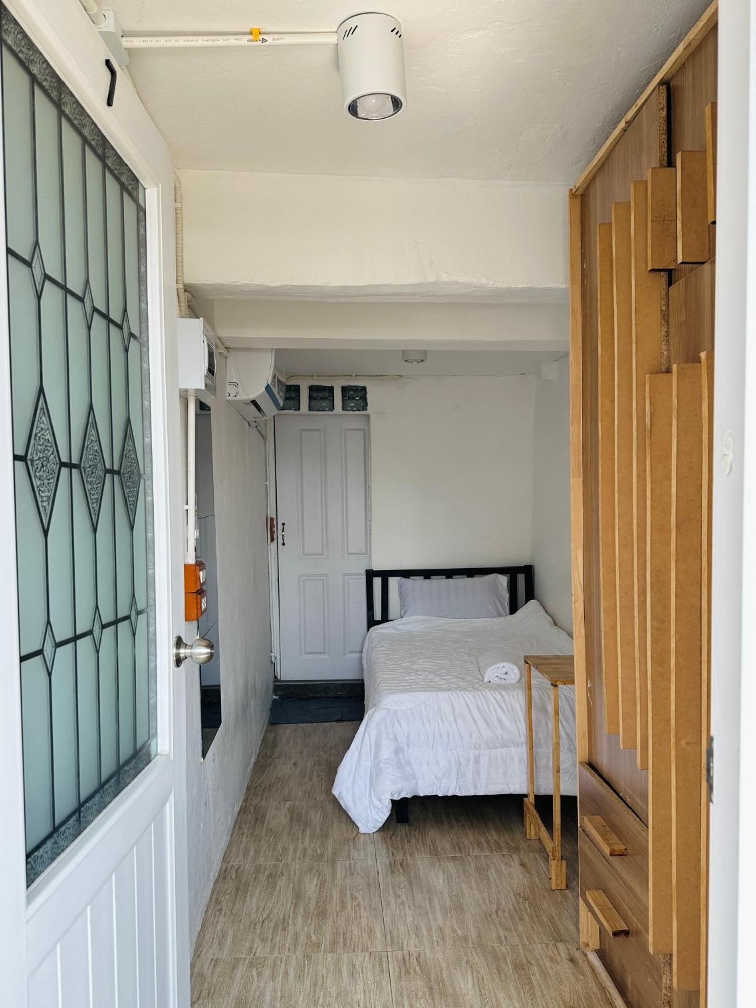 Chubby 9 Single Room Bangkok Extérieur photo